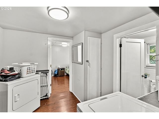 963 MADISON St, Eugene, OR 97402