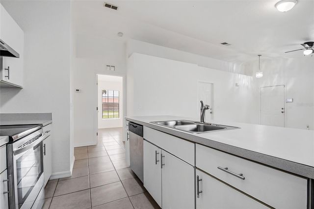712 VIRGINIA AVENUE, Auburndale, FL 33823
