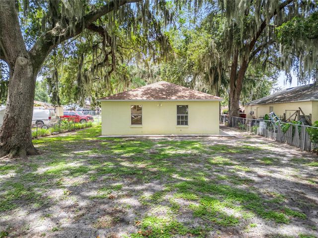 712 VIRGINIA AVENUE, Auburndale, FL 33823