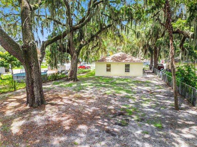 712 VIRGINIA AVENUE, Auburndale, FL 33823