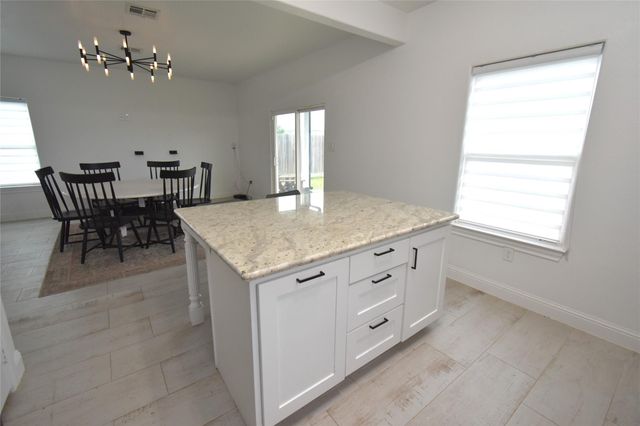 42 County Road 5102l, Cleveland, TX 77327