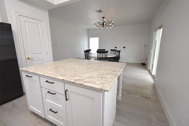 42 County Road 5102l, Cleveland, TX 77327