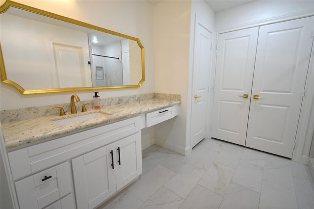 42 County Road 5102l, Cleveland, TX 77327