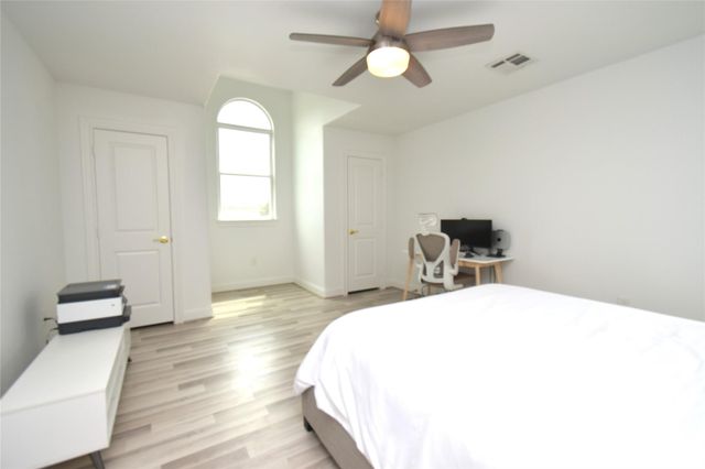 42 County Road 5102l, Cleveland, TX 77327