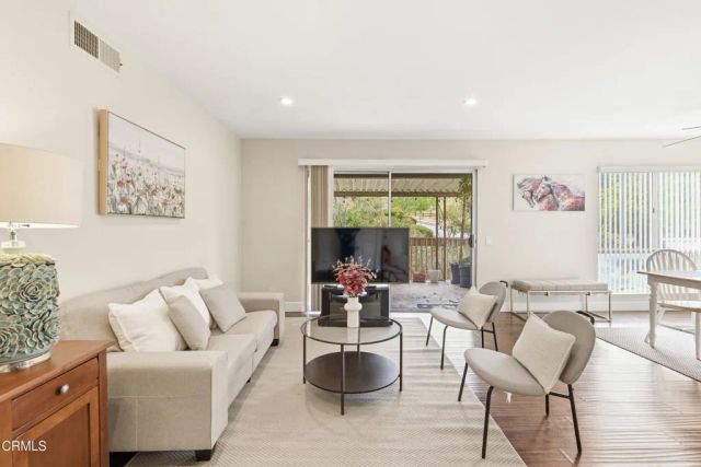 254 Sequoia Court 33, Thousand Oaks, CA 91360