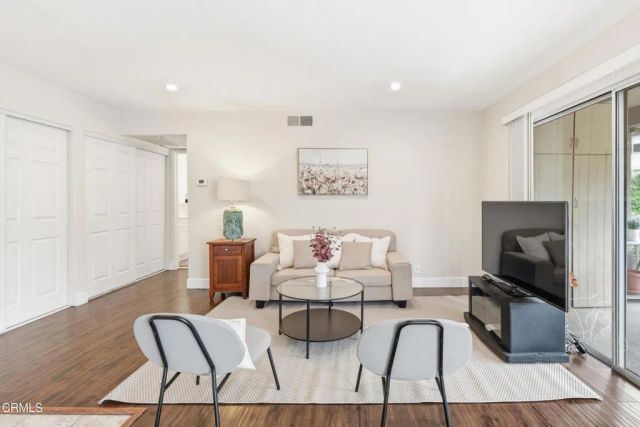 254 Sequoia Court 33, Thousand Oaks, CA 91360