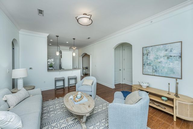 200 River Landing Drive 307 F, Charleston, SC 29492