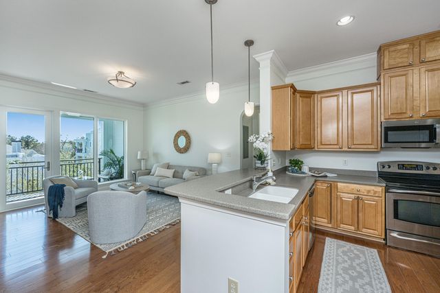 200 River Landing Drive 307 F, Charleston, SC 29492