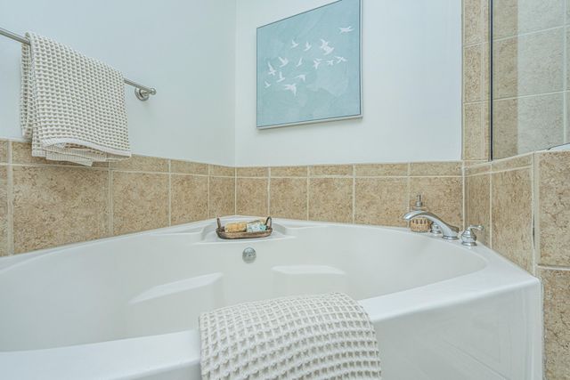 200 River Landing Drive 307 F, Charleston, SC 29492