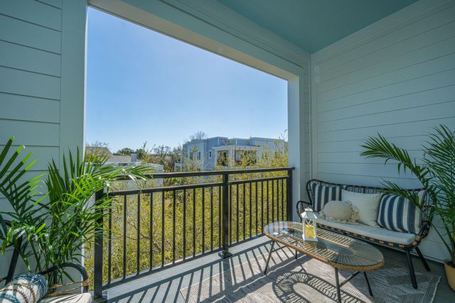 200 River Landing Drive 307 F, Charleston, SC 29492