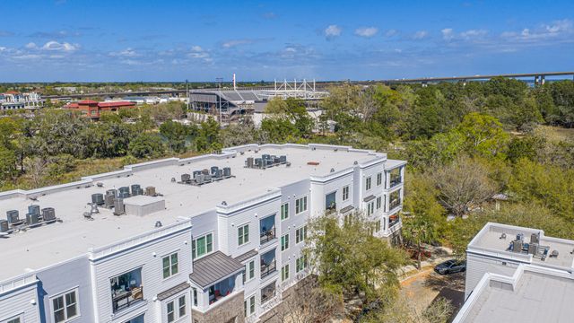 200 River Landing Drive 307 F, Charleston, SC 29492