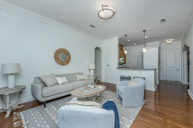 200 River Landing Drive 307 F, Charleston, SC 29492