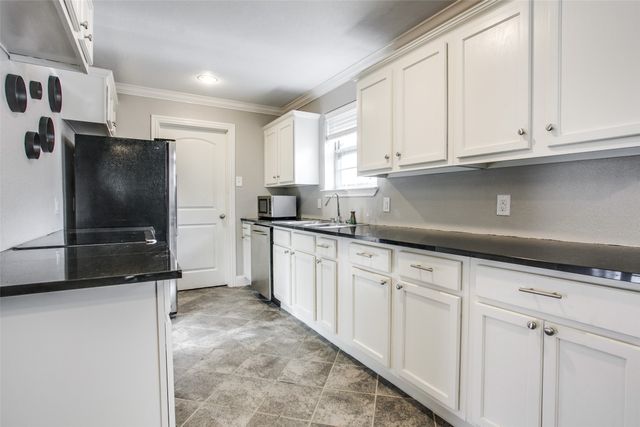 2906 Sharpview Lane, Dallas, TX 75228