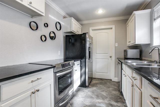 2906 Sharpview Lane, Dallas, TX 75228