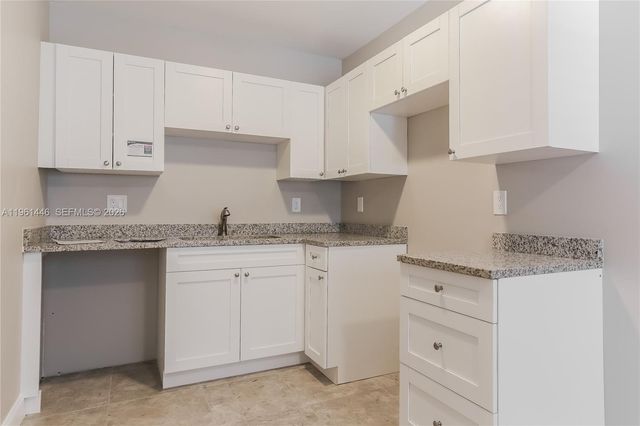 402 S 12th St, Lantana, FL 33462