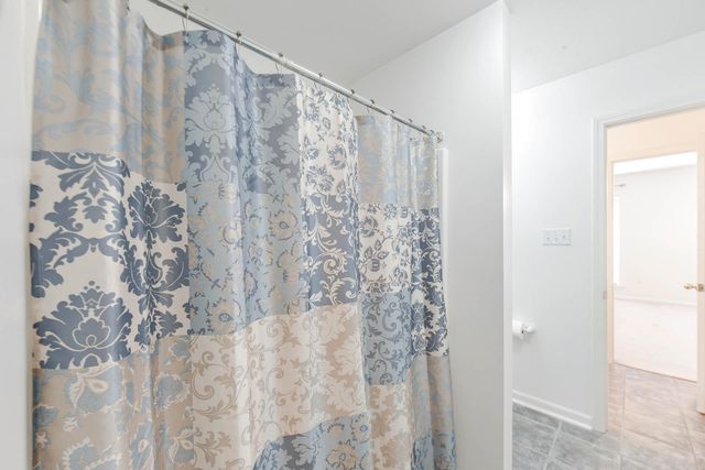 211 Greenbriar Dr, Houma, LA 70364