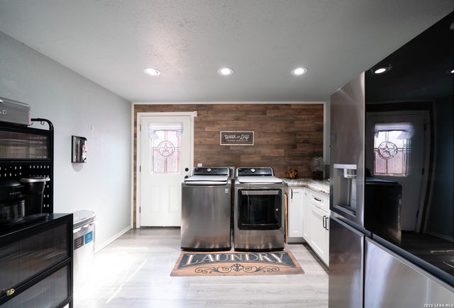 318 Pruitt Ave, San Antonio, TX 78204