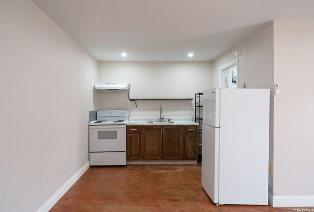 318 Pruitt Ave, San Antonio, TX 78204