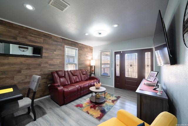 318 Pruitt Ave, San Antonio, TX 78204