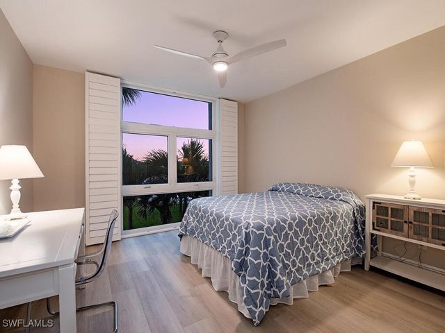 400 Park Shore DR 303, Naples, FL 34103