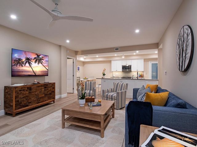 400 Park Shore DR 303, Naples, FL 34103