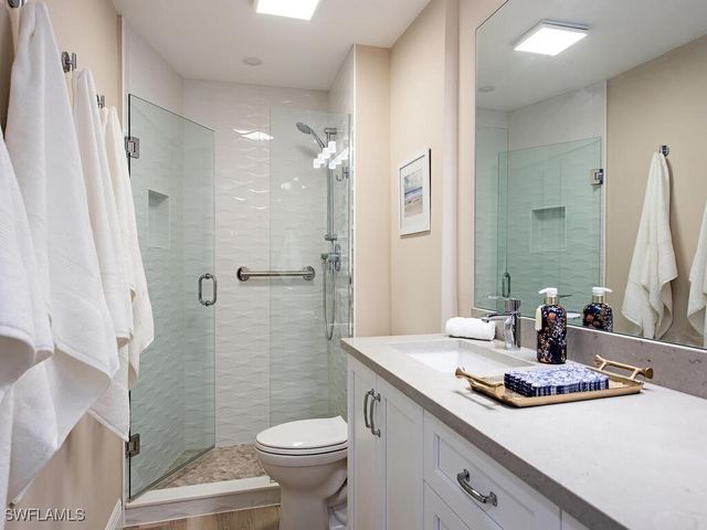 400 Park Shore DR 303, Naples, FL 34103