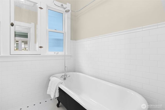 4806 1st Avenue NW, Seattle, WA 98107