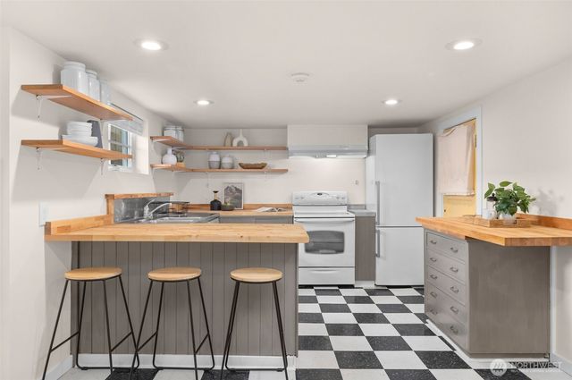 4806 1st Avenue NW, Seattle, WA 98107