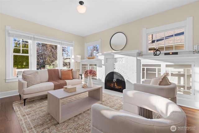 4806 1st Avenue NW, Seattle, WA 98107