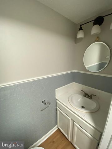 8626 ANNA CT, Manassas Park, VA 20111