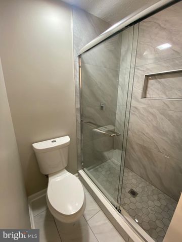8626 ANNA CT, Manassas Park, VA 20111