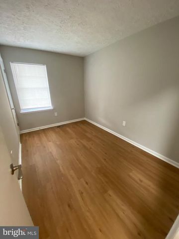 8626 ANNA CT, Manassas Park, VA 20111