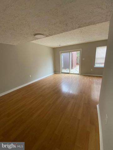 8626 ANNA CT, Manassas Park, VA 20111
