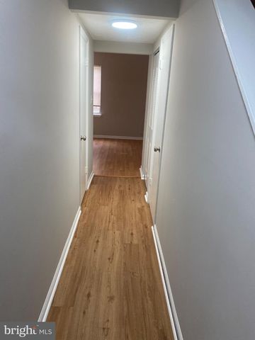 8626 ANNA CT, Manassas Park, VA 20111