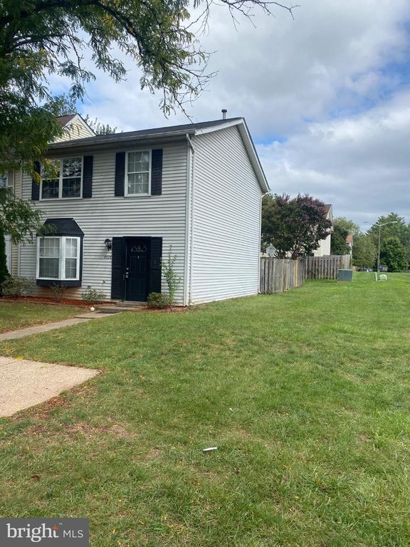 8626 ANNA CT, Manassas Park, VA 20111