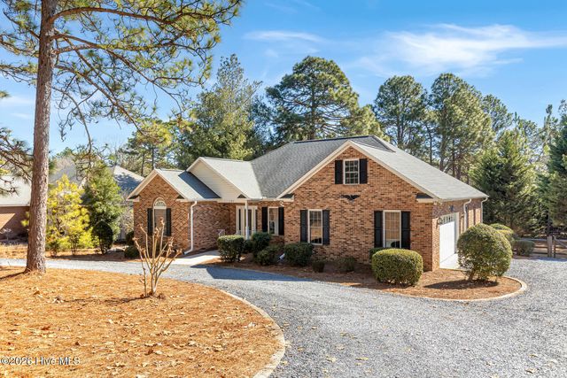 151 Longleaf Drive, West End, NC 27376