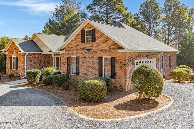 151 Longleaf Drive, West End, NC 27376