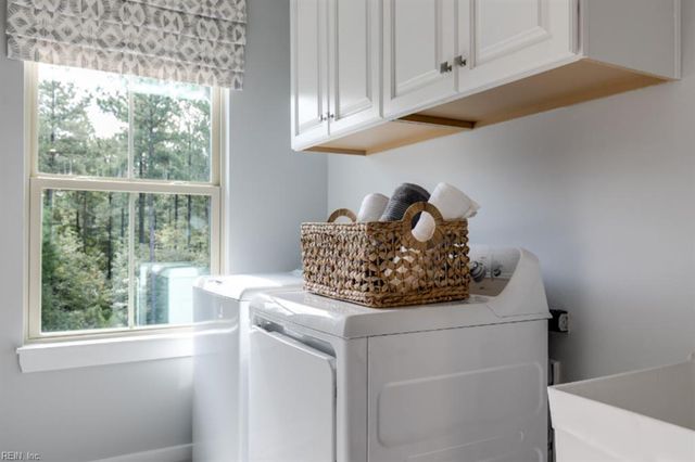 215 Roberta LOOP, Moyock, NC 27958