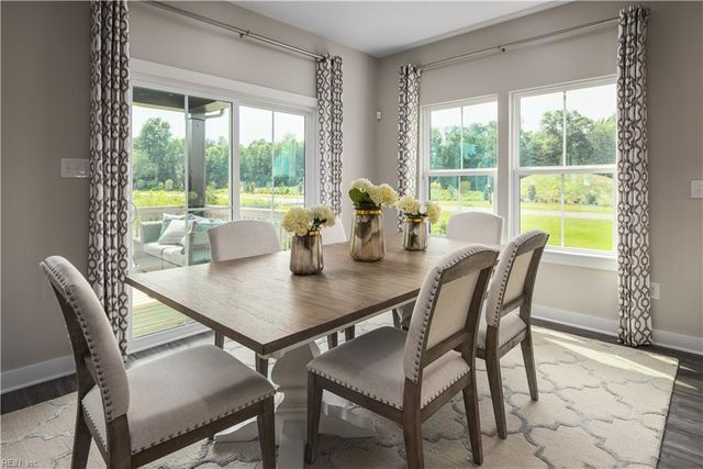 215 Roberta LOOP, Moyock, NC 27958