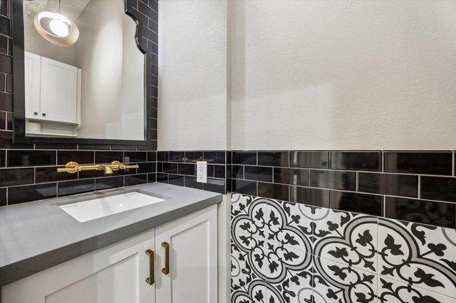 234 Malone Street, Houston, TX 77007