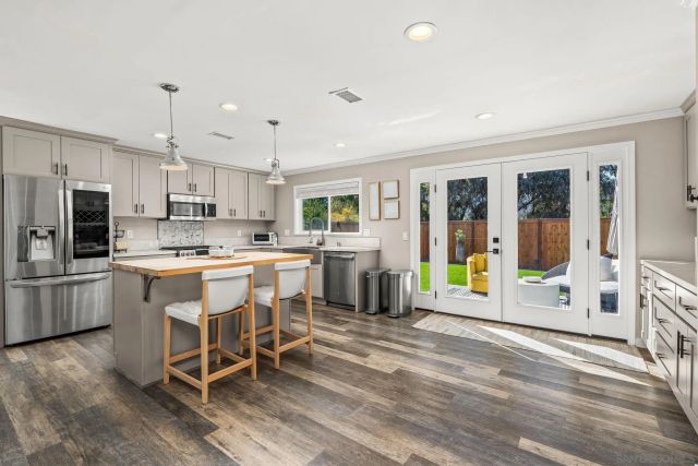 8347 Carlton Oaks Dr., Santee, CA 92071