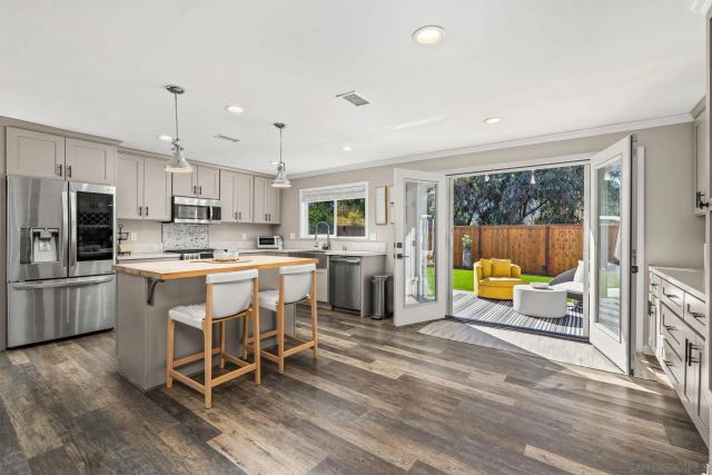 8347 Carlton Oaks Dr., Santee, CA 92071