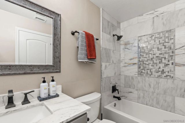 8347 Carlton Oaks Dr., Santee, CA 92071