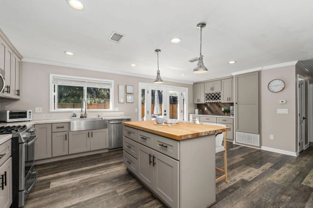 8347 Carlton Oaks Dr., Santee, CA 92071