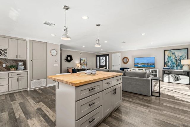 8347 Carlton Oaks Dr., Santee, CA 92071