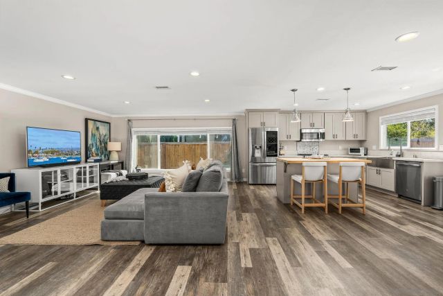 8347 Carlton Oaks Dr., Santee, CA 92071