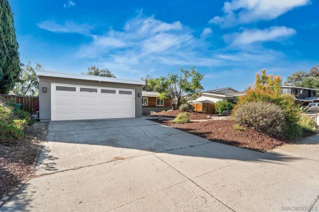 8347 Carlton Oaks Dr., Santee, CA 92071