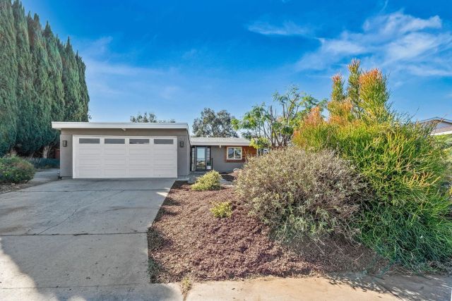 8347 Carlton Oaks Dr., Santee, CA 92071