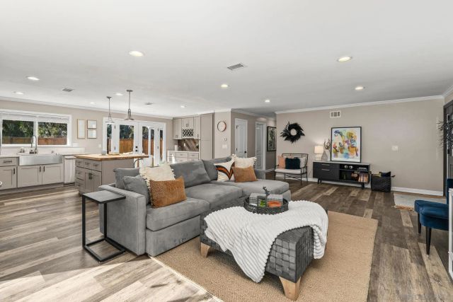 8347 Carlton Oaks Dr., Santee, CA 92071