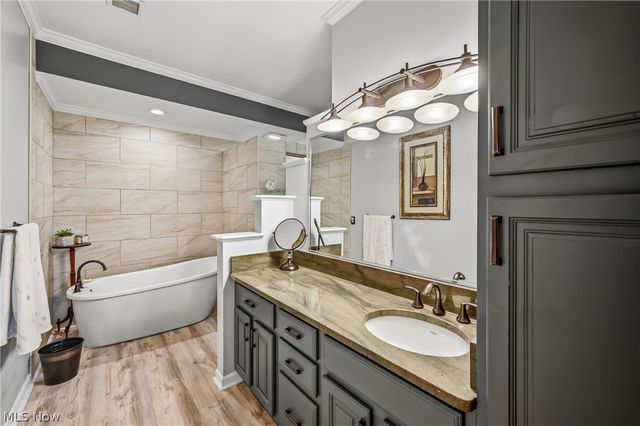 506 Milton Commons Boulevard, Lake Milton, OH 44429